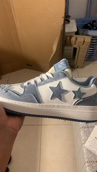 Zapatillas deportivas con estrellas