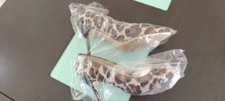 Zapatos tacón piel potro leopardo