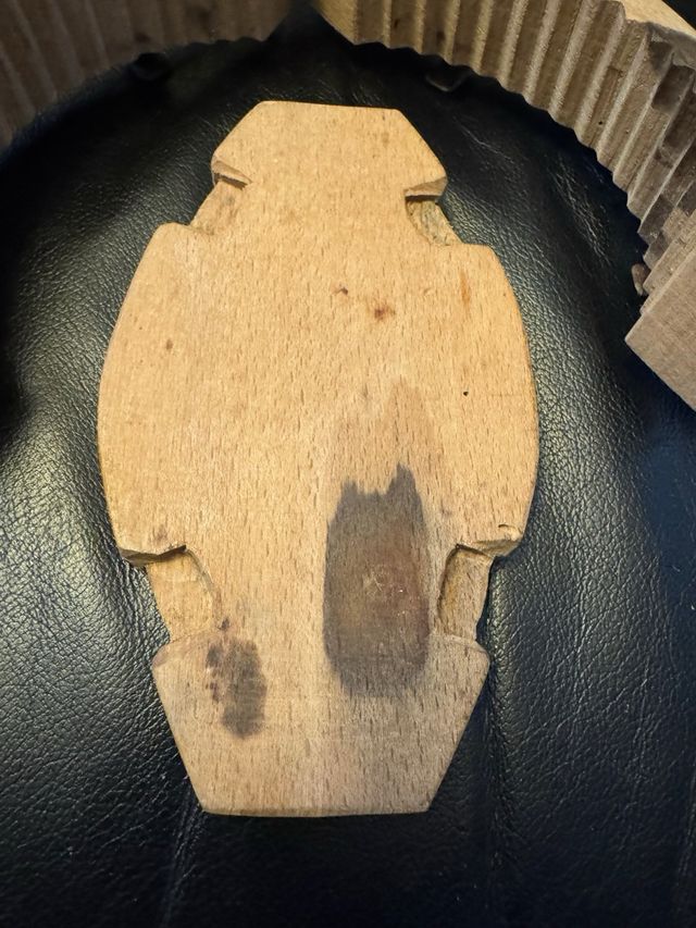 Vecchio stampo in legno per burro