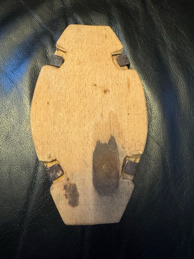 Vecchio stampo in legno per burro