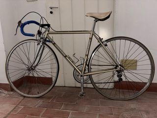 Bicicleta de carretera clásica Romani