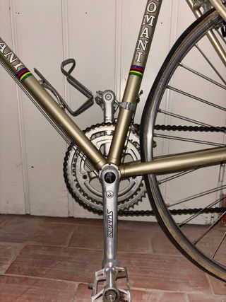 Bicicleta de carretera clásica Romani