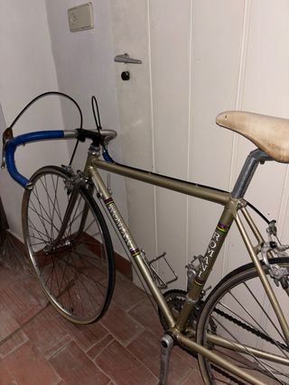 Bicicleta de carretera clásica Romani