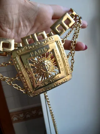 Cintura vintage dorata con pendente