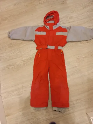 Mono de esquí infantil. Talla 6 años.