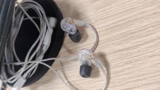 Auriculares shure SE215