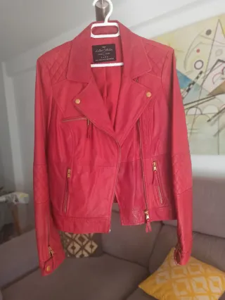 Chaqueta de piel roja Zara