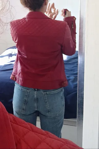 Chaqueta de piel roja Zara