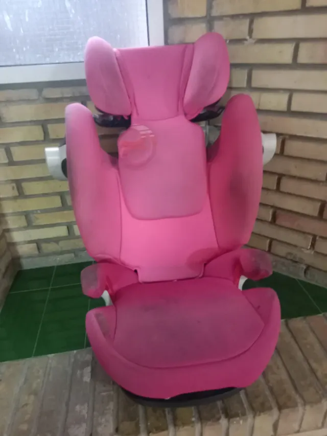 Silla de coche Isofix rosa y negra y rosa
