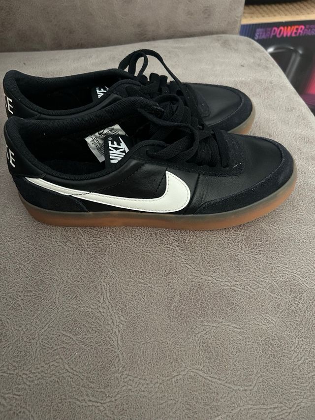 Zapatillas Nike Negras Goma Marrón