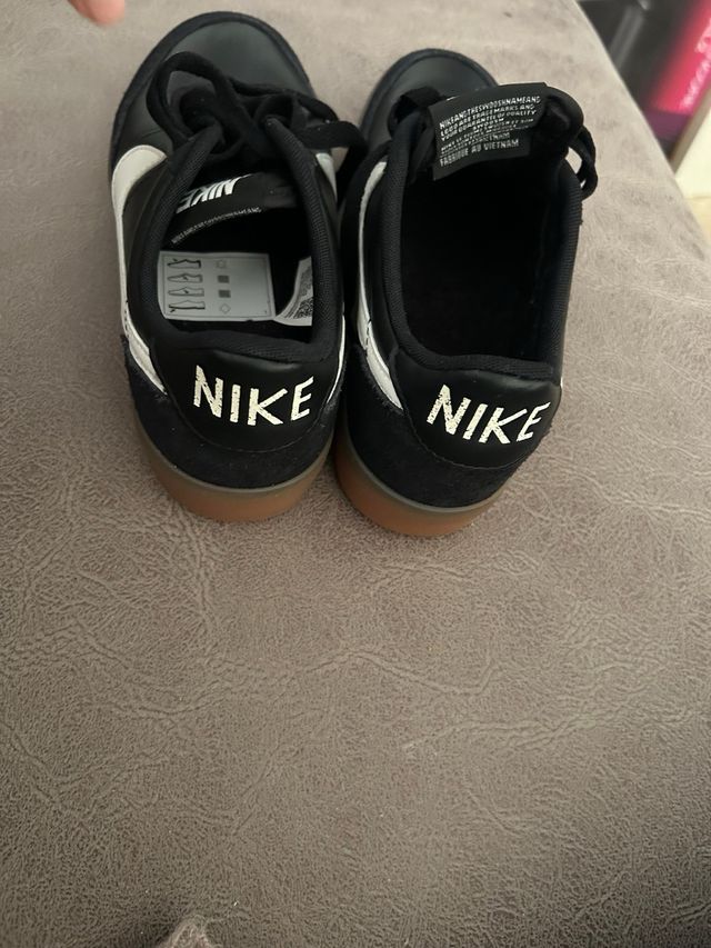 Zapatillas Nike Negras Goma Marrón