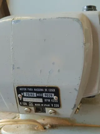 Máquina de coser WERTHEIM antigua