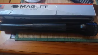 Linterna Mag-Lite 4-Cell D Negra