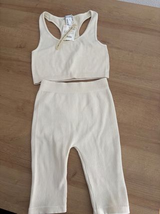 Conjunto deportivo Zara beige XS