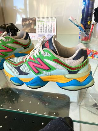 Deportivas New Balance verdes y rosas