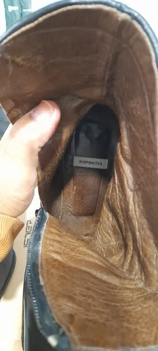 Botines negros de tacón cuadrado