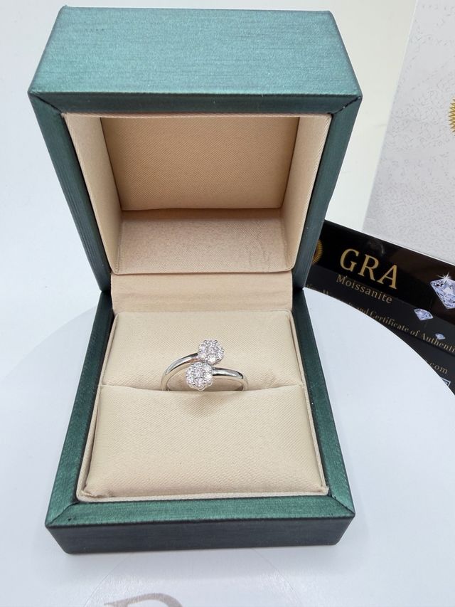 Anello Fiore Argento Moissanite Bianco