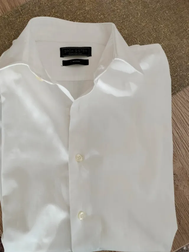 Americana, Camisa y Corbata Negra