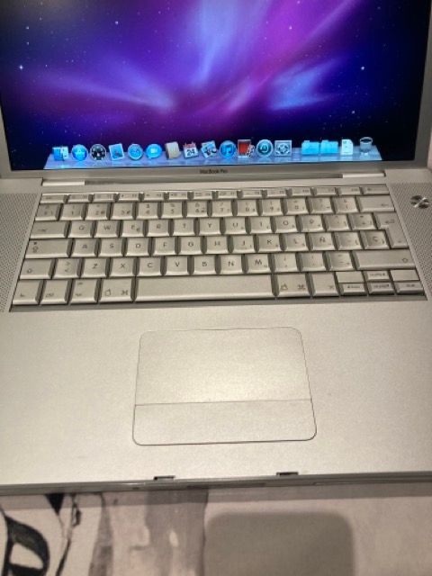 MacBook Pro 1.1 - 2006