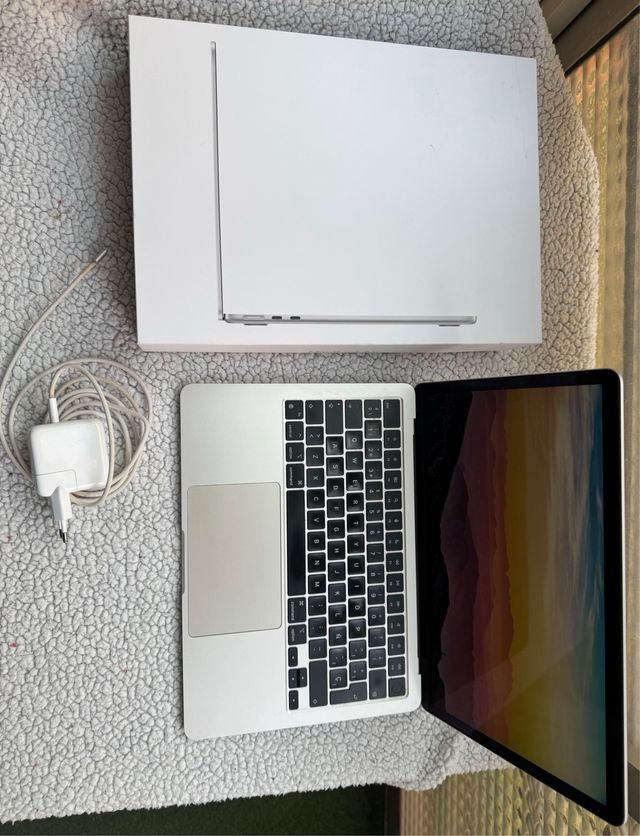 MacBook Air M2 Blanco con Garantía