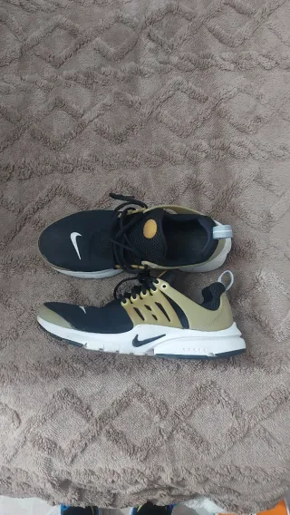 Deportivas Nike Mujer Talla 38.5 Negro/Dorado