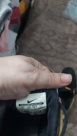 Deportivas Nike Mujer Talla 38.5 Negro/Dorado