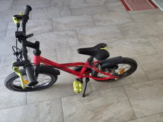 Bicicleta infantil roja de aluminio