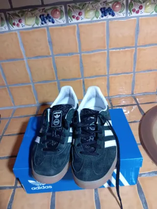 Zapatillas Adidas Gazelle Mujer Negras Blancas