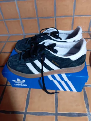 Zapatillas Adidas Gazelle Mujer Negras Blancas