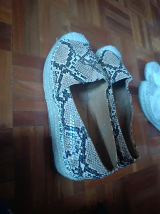 Sandalias BELLES Talla 36 Serpiente
