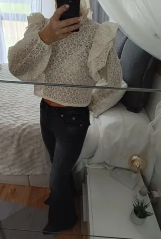 Blusa encaje transparente