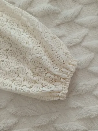 Blusa encaje transparente