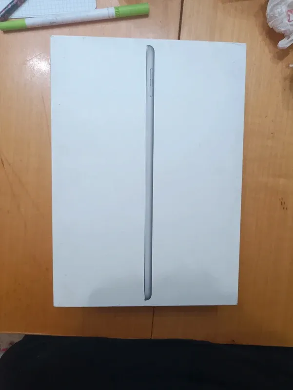 iPad 6ª Gen Wi-Fi 32GB Plata