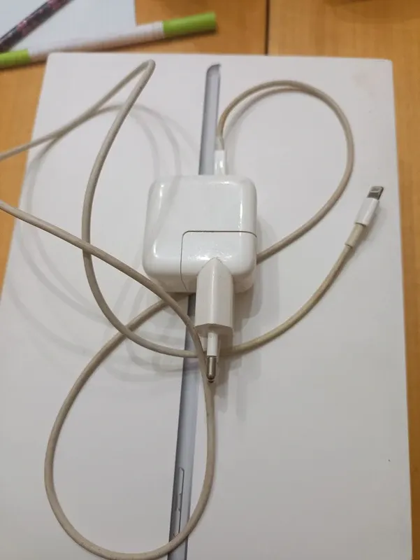 iPad 6ª Gen Wi-Fi 32GB Plata