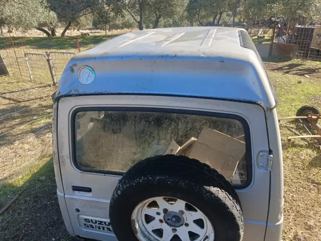 Carrocería Suzuki SJ413 techo duro. Negociable.