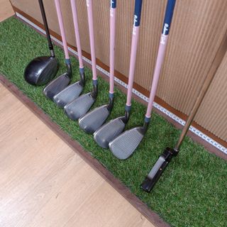 Palos de golf / Mujer / Taylormade + Daks + LPGA