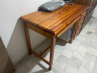 Escritorio de madera maciza