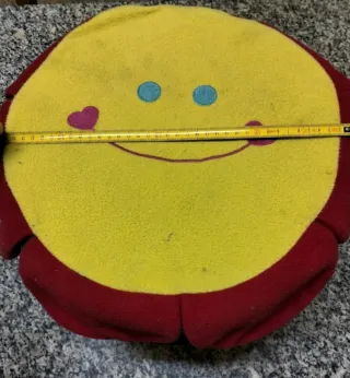 Pouf fiorellino giallo e rosso