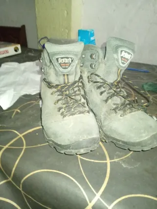 Botas de montaña Bestard grises