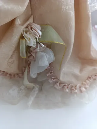 Muñeca de porcelana antigua