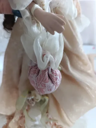 Muñeca de porcelana antigua