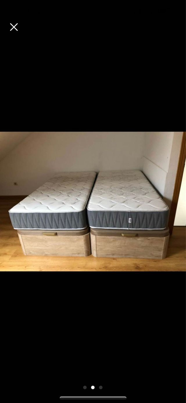 2 Canapés de madera con colchones