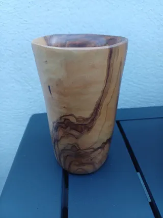 Vaso de madera olivo