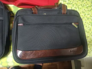 Lote de maletines nuevos sin usar varios precios