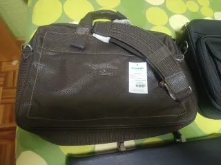 Lote de maletines nuevos sin usar varios precios