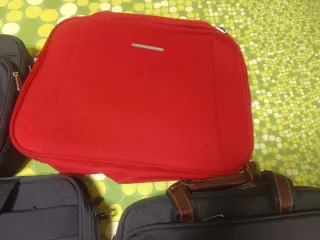 Lote de maletines nuevos sin usar varios precios