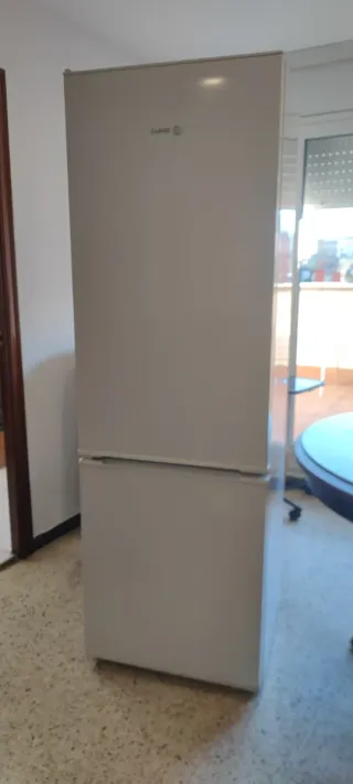 Nevera Combi Blanca como nueva.