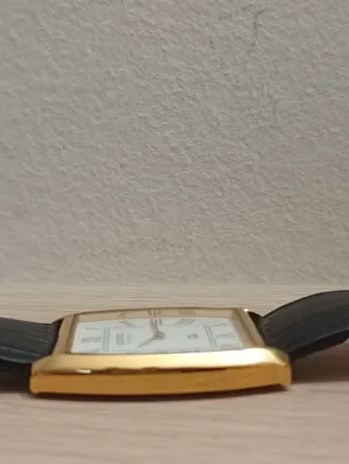 Reloj Seiko Tank Oro y Negro