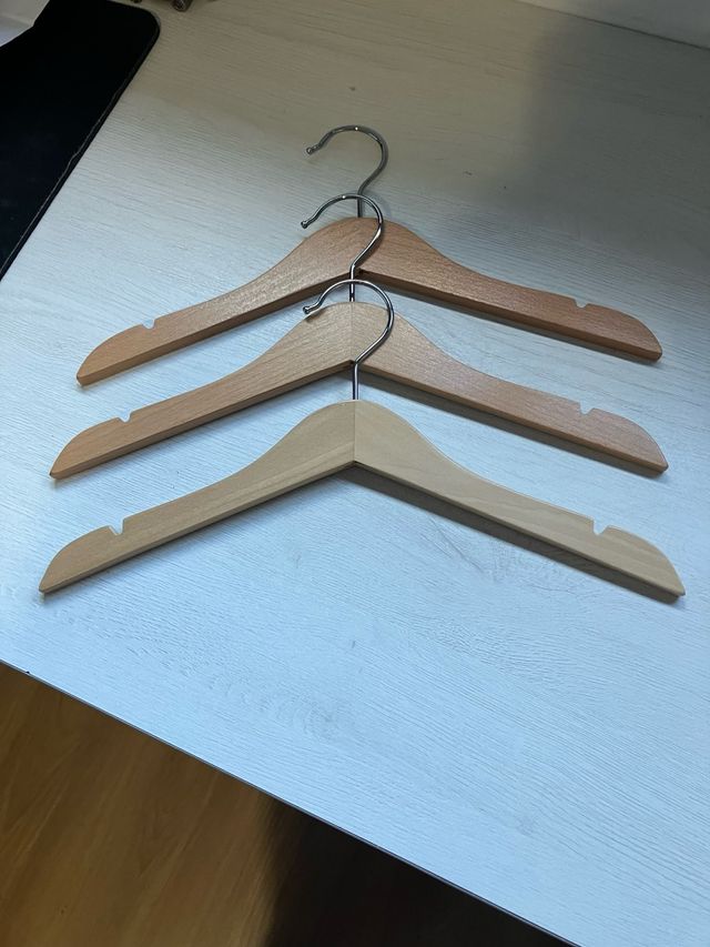 33 Perchas Madera Niños 32x17 hechas de madera