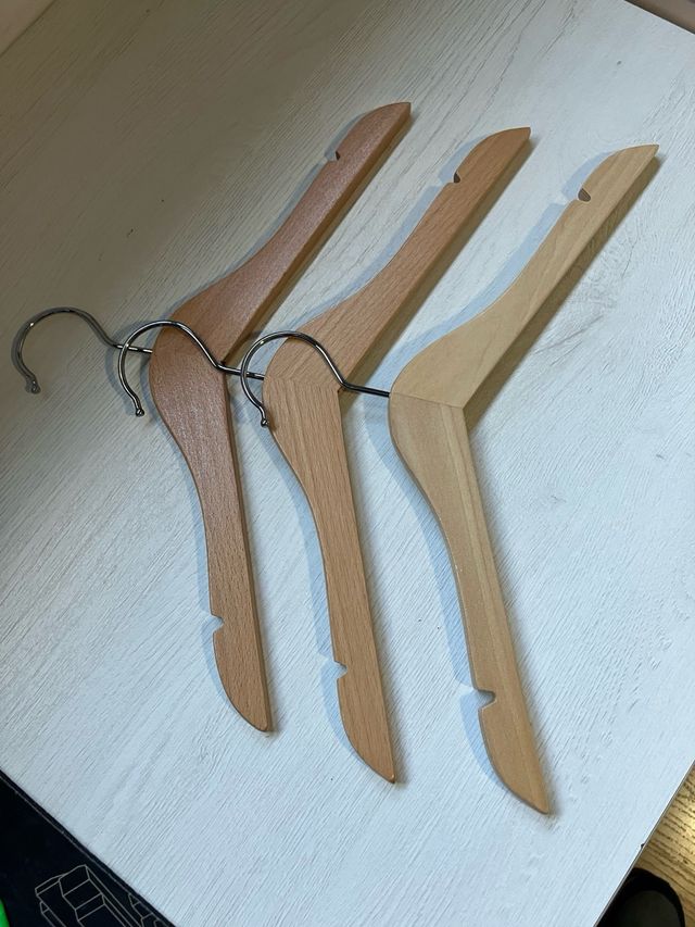 33 Perchas Madera Niños 32x17 hechas de madera